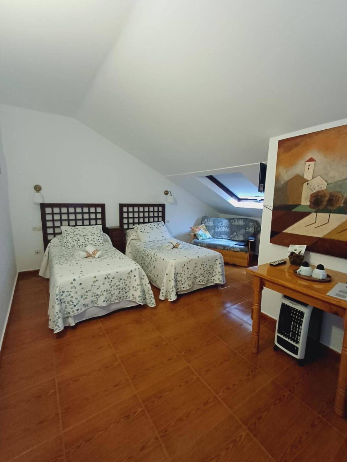 Hotel El Coterin Apartamentos Y Habitaciones Arenas De Cabrales Exterior photo